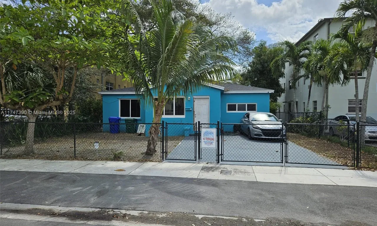 1290 NW 60th St, Miami FL 33142