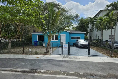 1290 NW 60th St, Miami FL 33142