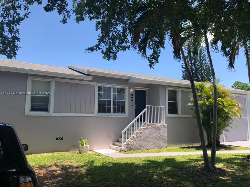 9771 SW 211th st, Cutler Bay FL 33189