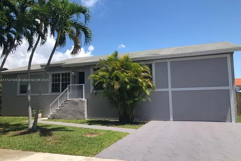 9771 SW 211th st, Cutler Bay FL 33189