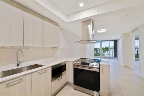 1500 Bay Rd # 0404, Miami Beach FL 33139