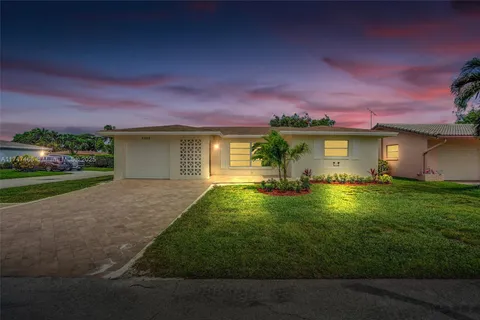 6809 NW 58th St, Tamarac FL 33321