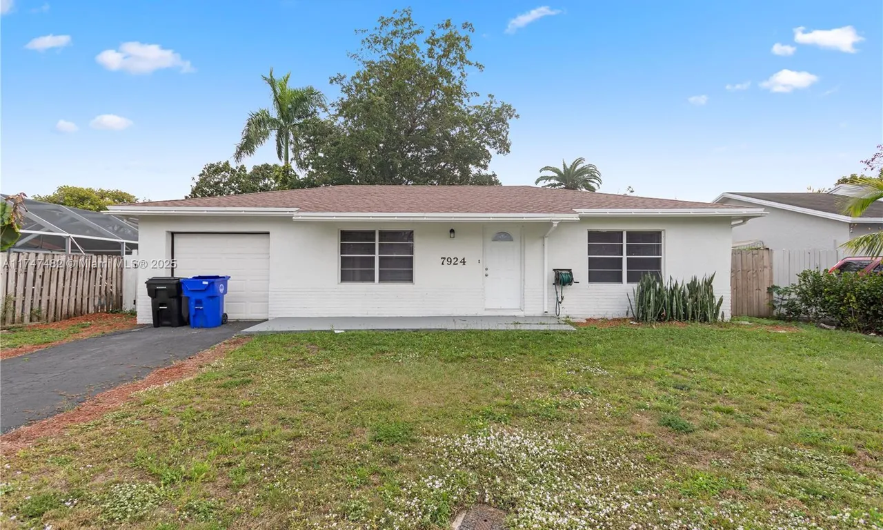 7924 SW 3rd Ct, North Lauderdale FL 33068