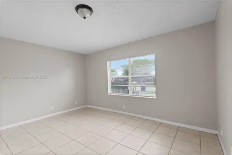 7924 SW 3rd Ct, North Lauderdale FL 33068