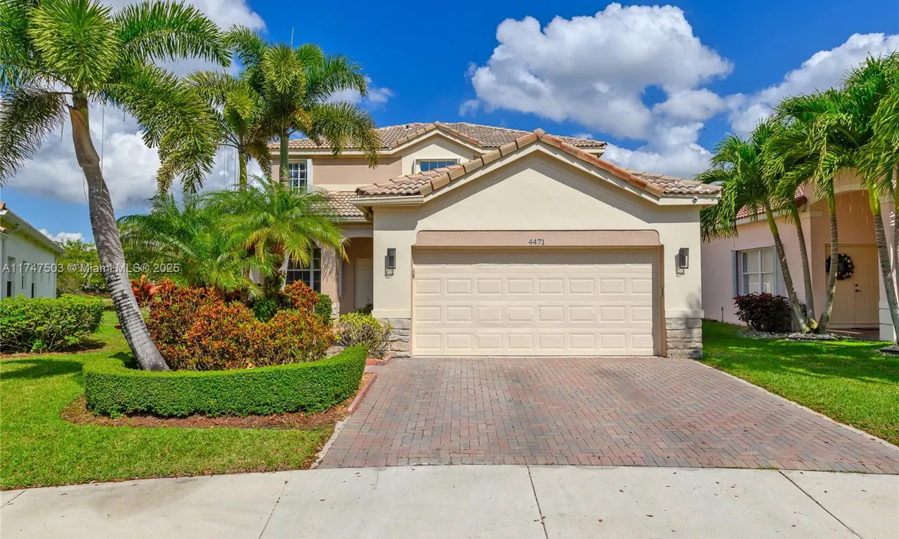 4471 Foxtail Ln, Weston FL 33331