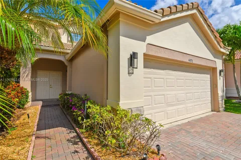 4471 Foxtail Ln, Weston FL 33331