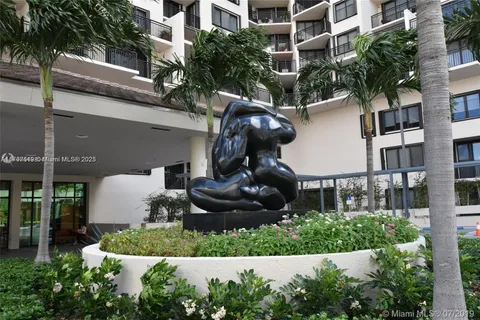540 Brickell Key Dr # 1600, Miami FL 33131