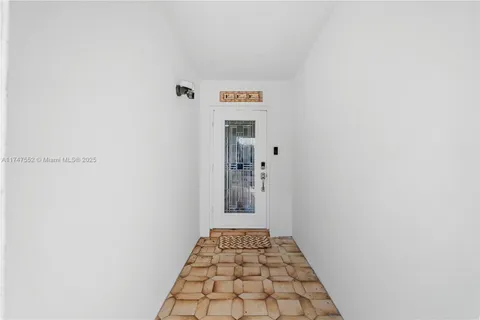 7417 Twin Sabal Dr, Miami Lakes FL 33014