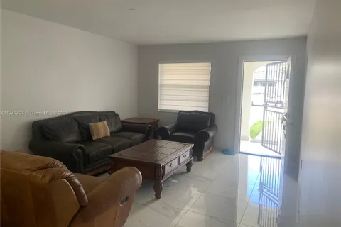 806 W 73rd Pl, Hialeah FL 33014