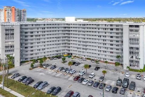 1401 NE Miami Gardens Dr # 286, Miami FL 33179