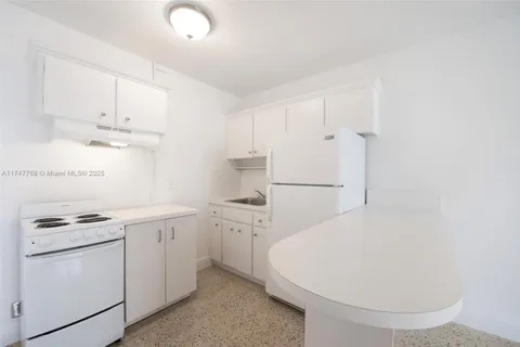 33 SALAMANCA AVE, Coral Gables FL 33134