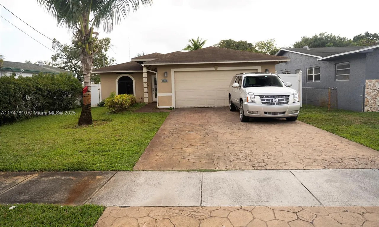 5624 SW 19th St, West Park FL 33023