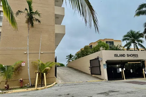 2903 N Miami Beach Blvd # 204, North Miami Beach FL 33160