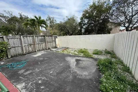 5302 W 26th Ave # 101, Hialeah FL 33016