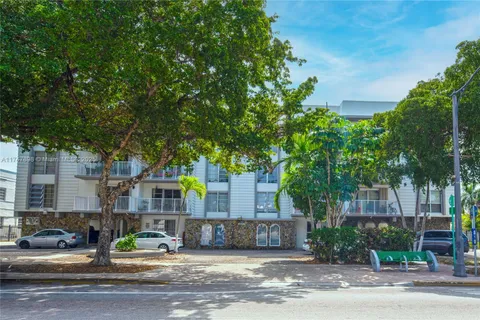 1220 71st St # 37, Miami Beach FL 33141