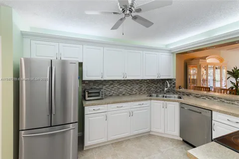 7338 Fairfax Dr # 203, Tamarac FL 33321