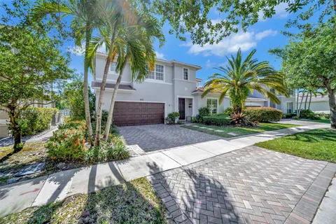 4424 E Whitewater Ave, Weston FL 33332