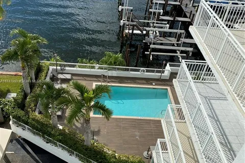 18000 N Bay Rd # 601, Sunny Isles Beach FL 33160