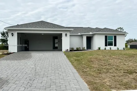 4217 NE 23rd Pl, Cape Coral FL 33909