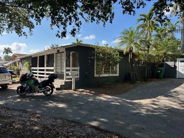 335 NE 114th St # 1, Miami FL 33161