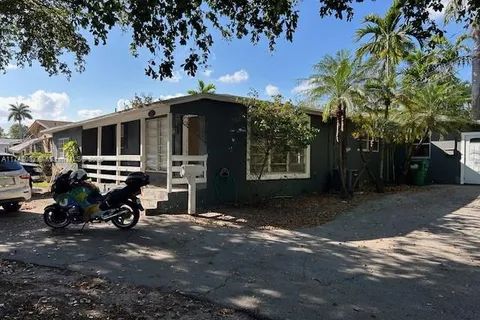 335 NE 114th St # 1, Miami FL 33161