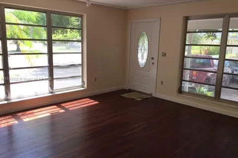 335 NE 114th St # 1, Miami FL 33161