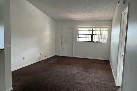 18224 Mediterranean Blvd # 17, Hialeah FL 33015