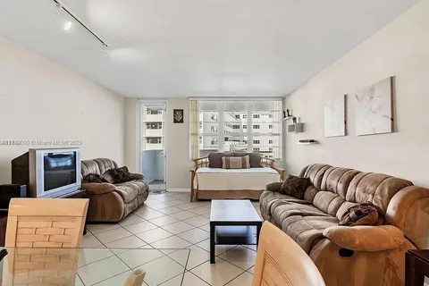 100 Lincoln Rd # 633, Miami Beach FL 33139