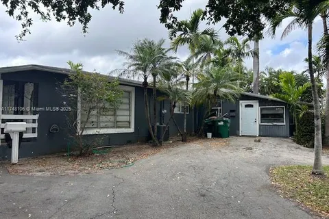 11400 NE 4 Ave # 2, Miami FL 33161