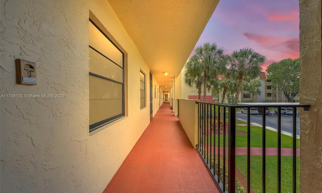 23380 Carolwood Ln # 201, Boca Raton FL 33428