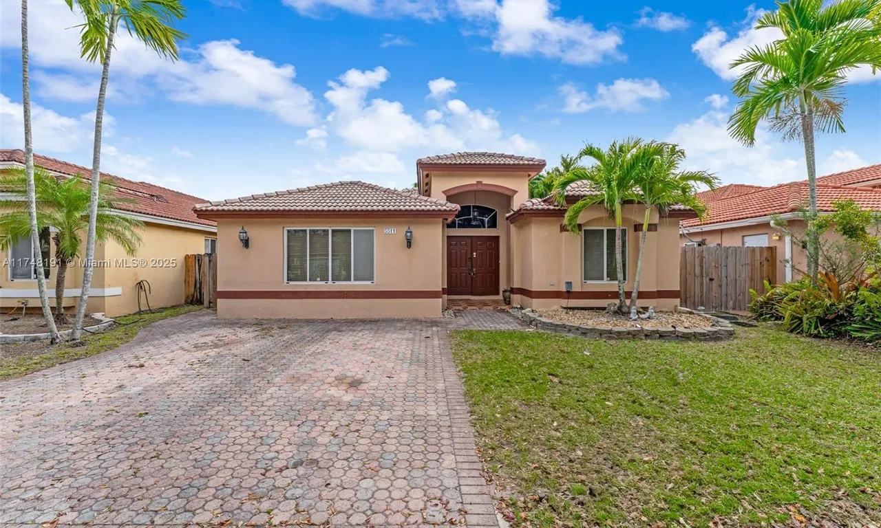 5511 SW 163 Ct, Miami FL 33185