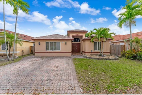 5511 SW 163 Ct, Miami FL 33185