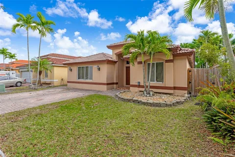 5511 SW 163 Ct, Miami FL 33185