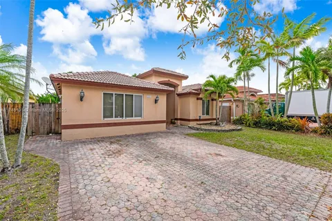 5511 SW 163 Ct, Miami FL 33185