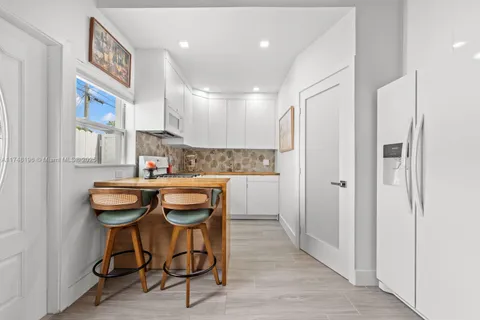 1445 71st St # 1, Miami Beach FL 33141