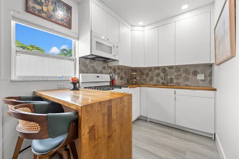1445 71st St # 1, Miami Beach FL 33141
