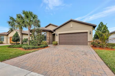 727 SE Boboli Way, Port St. Lucie FL 34984