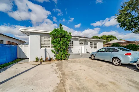 859 E 23rd St, Hialeah FL 33013