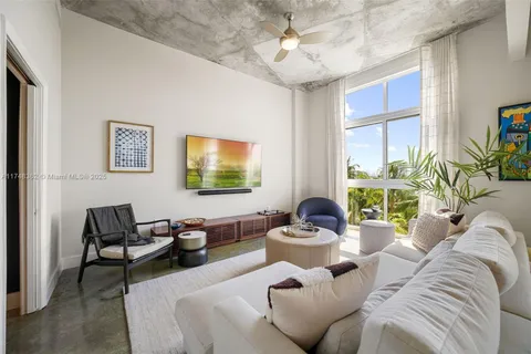 2001 Meridian Ave # 509, Miami Beach FL 33139