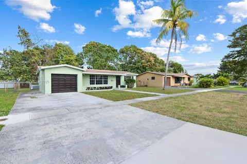 3285 NW 41st St, Lauderdale Lakes FL 33309