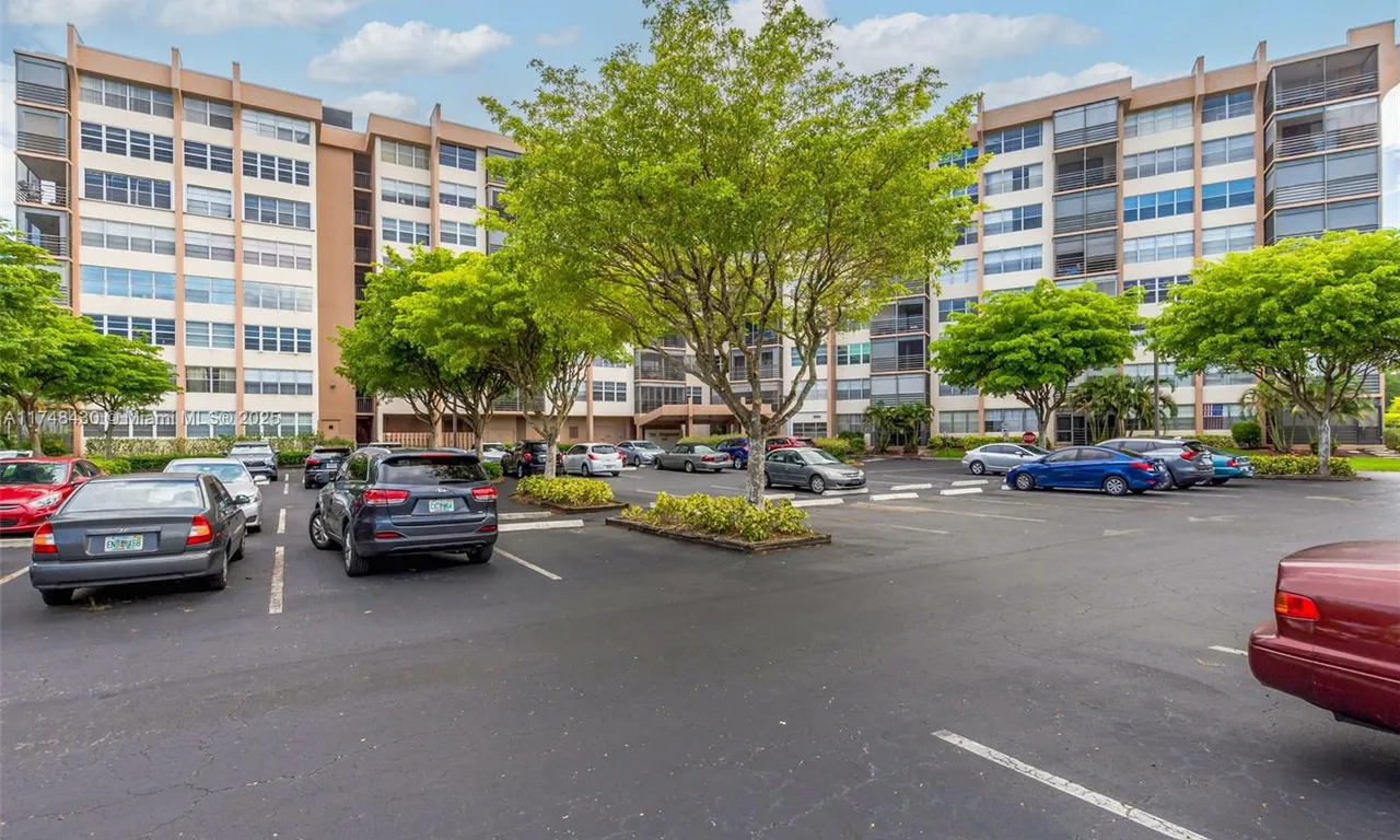 1100 Saint Charles Pl # 408, Pembroke Pines FL 33026