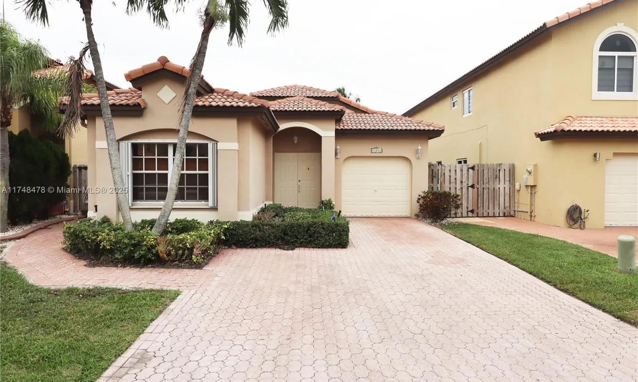 11214 NW 53rd Ln, Doral FL 33178