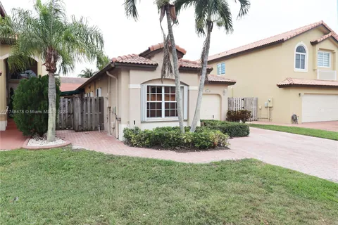 11214 NW 53rd Ln, Doral FL 33178