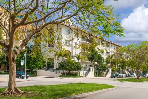 50 Alhambra Cir # 306, Coral Gables FL 33134