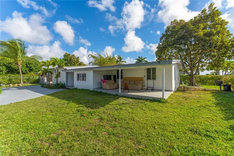 4641 SW 112th Ave, Miami FL 33165