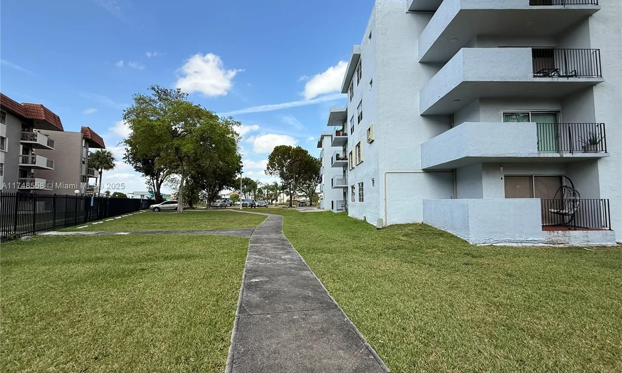 1221 SW 122nd Ave # 107, Miami FL 33184