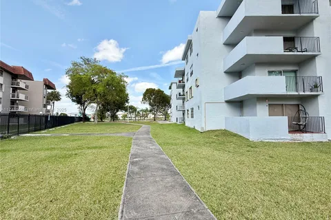 1221 SW 122nd Ave # 107, Miami FL 33184