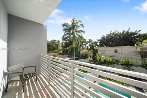 3570 SW 23rd St # 3570, Miami FL 33145