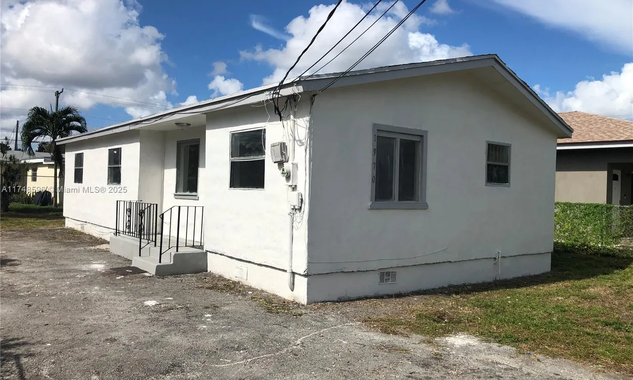 1970 NW 153rd St, Miami Gardens FL 33054