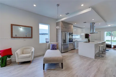 3572 SW 23rd St # 3572, Miami FL 33145